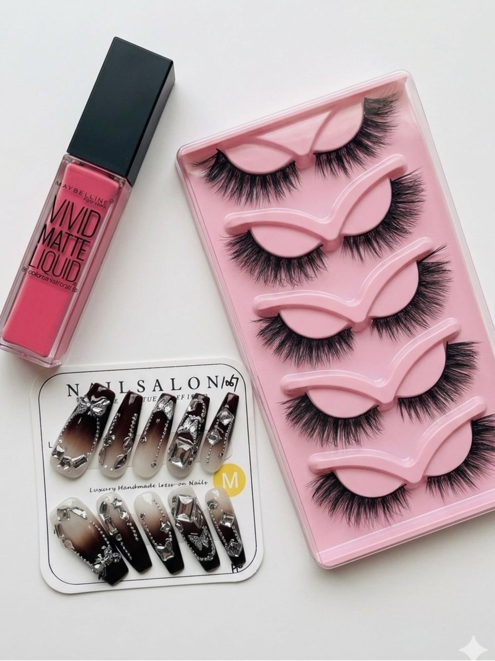 MAYBELLINE Vivid Matte Liquid Lipstick with Black Lashes Art Nail Press on Nail